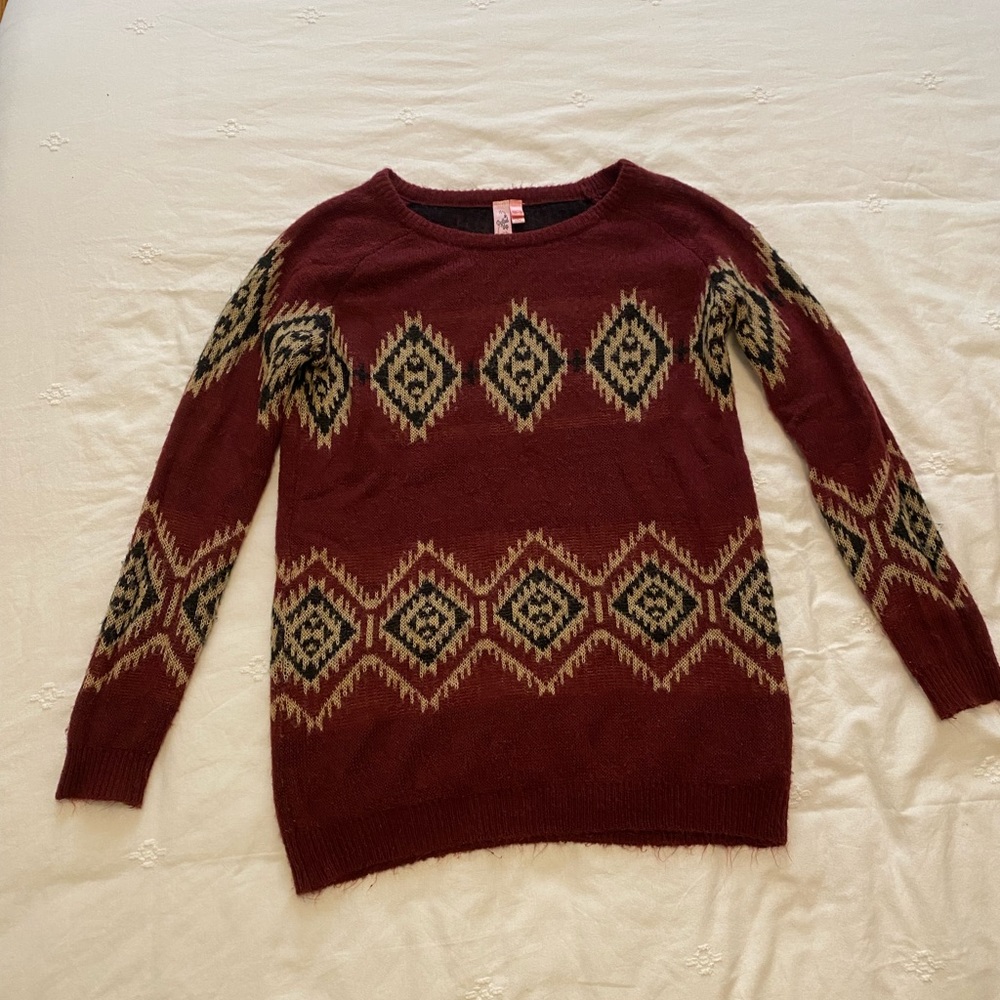 SUPER SOFT TRIBAL PRINT SWEATER